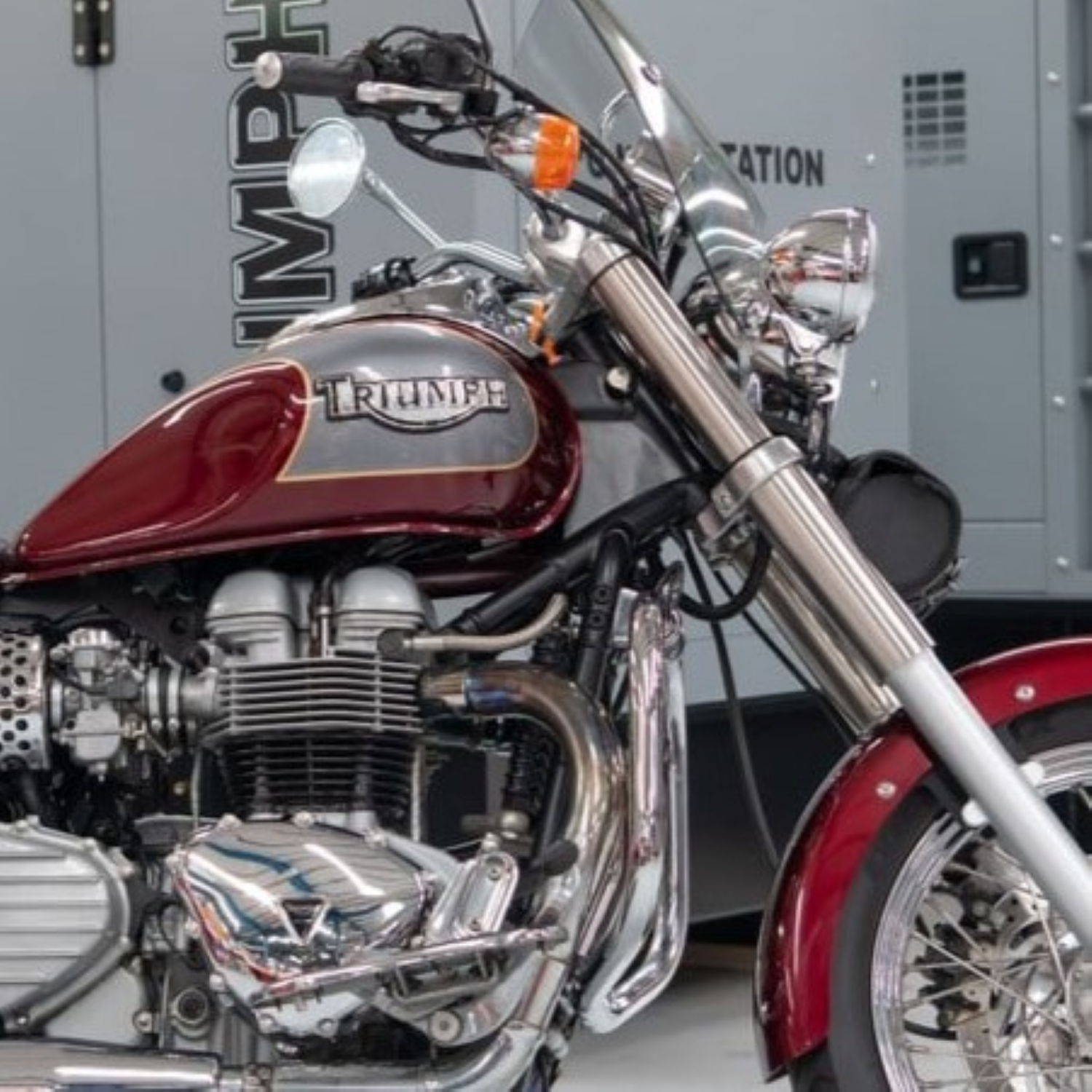 Triumph Mulberry Red (code CS) Paint Product